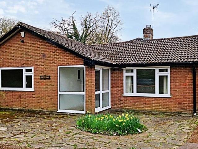Bungalow for rent in Westborough, Surrey