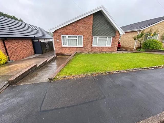 Apartment for rent in Cilybebyll, Rhos