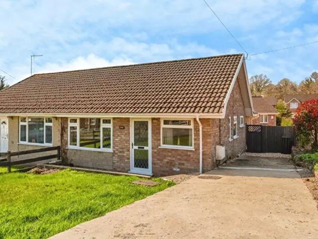 Apartment for rent in Cilybebyll, Rhos