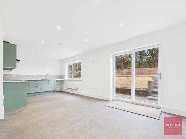 Apartment for rent in Cimla, Neath