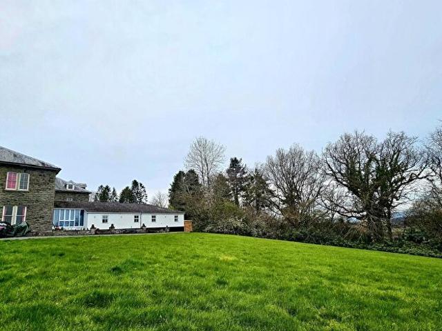 Apartment for rent in Duhonw, Wales