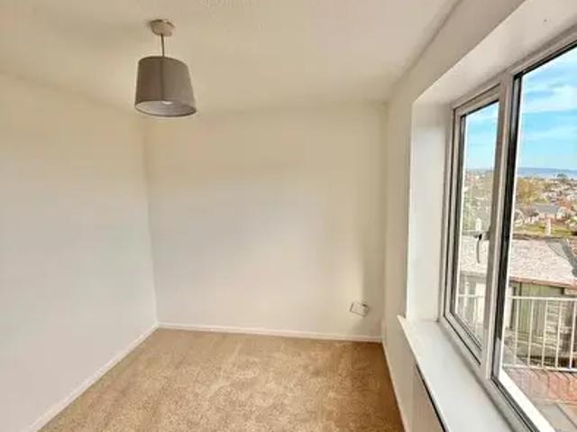 Apartment for rent in Carnglas, Swansea