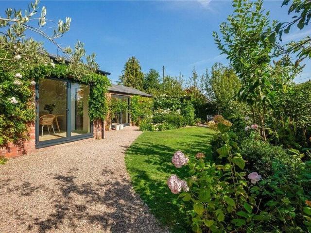 Bungalow for sale in North Warwickshire, Warwickshire