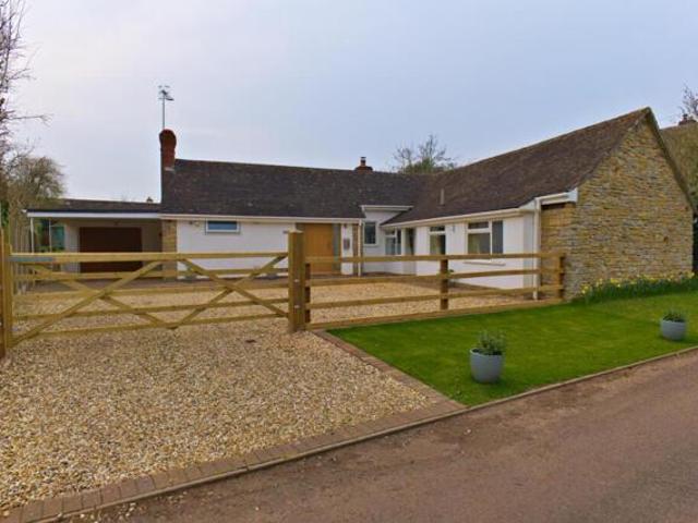 Bungalow for sale in Worcestershire