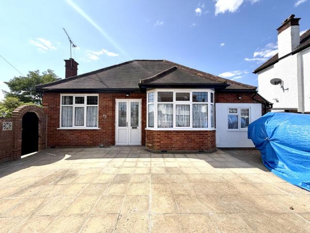 Apartment for rent in Kingsbury, Greater London