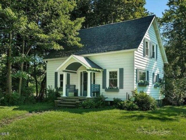 House for sale in Burnt Hills