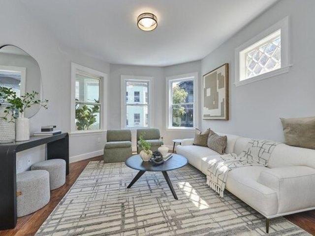 Condo for sale in Mid-Cambridge, Cambridge