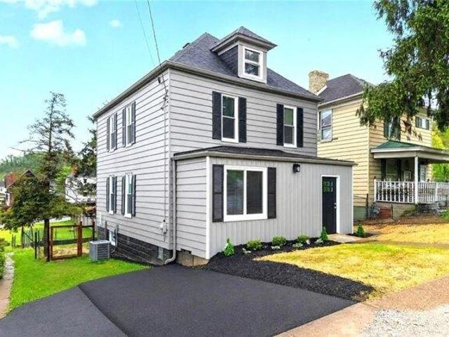 House for sale in Canonsburg, Pennsylvania