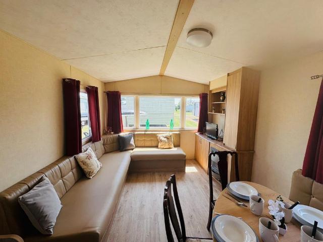 Park Home for sale in Upper Dovercourt, Dale Hill