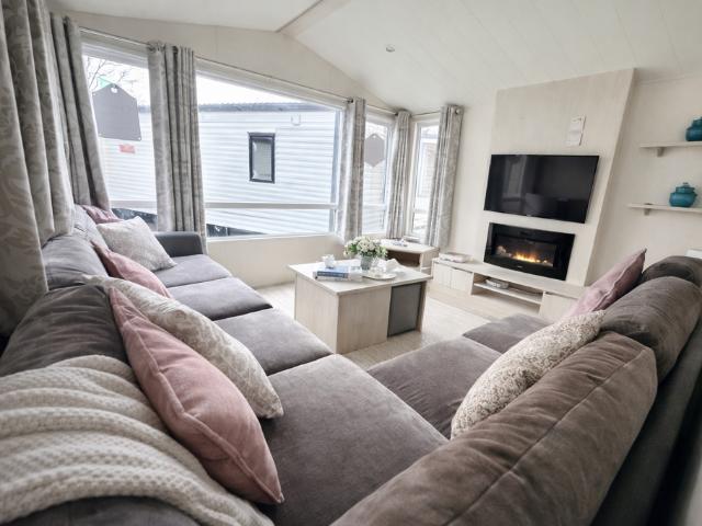 Park Home for sale in Kelsale cum Carlton, Eastbridge