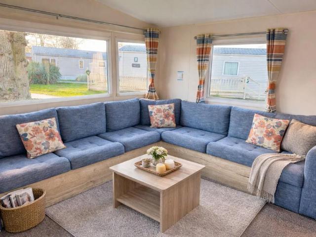 Park Home for sale in Kelsale cum Carlton, Eastbridge