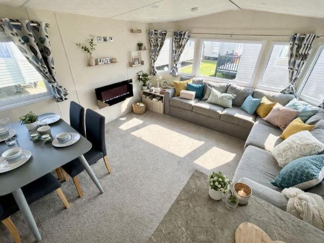 Park Home for sale in Dale Hill, Essex