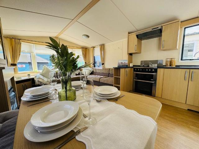 Park Home for sale in Upper Dovercourt, Dale Hill