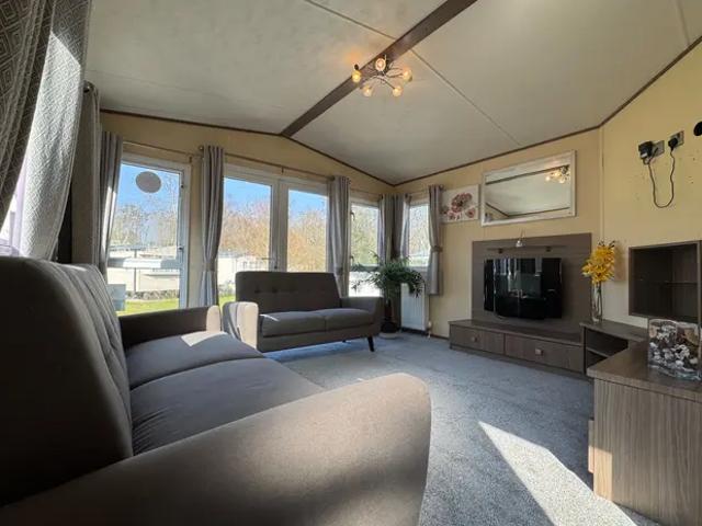 Park Home for sale in Hollington, Guestling Green