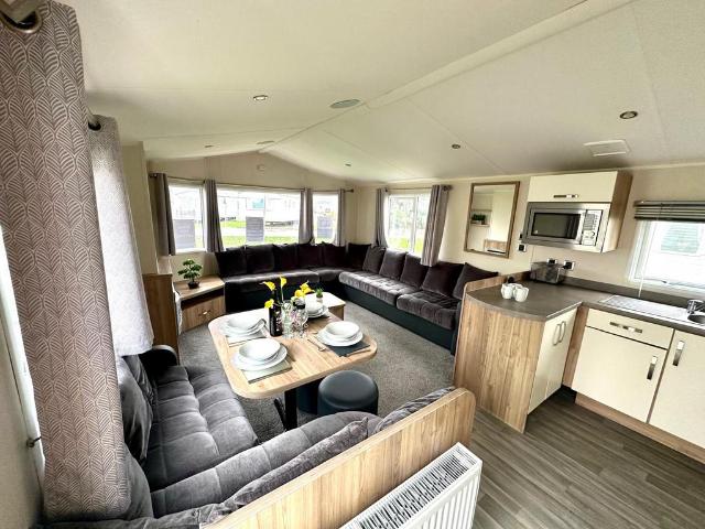 Park Home for sale in Upper Dovercourt, Dale Hill