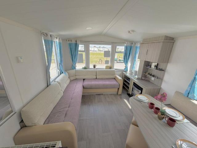 Park Home for sale in Dale Hill, Essex