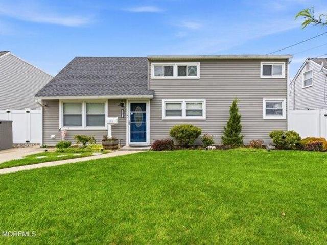 House for sale in Carteret, New Jersey
