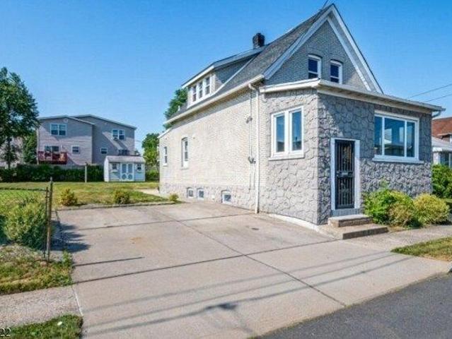 House for sale in Carteret, New Jersey