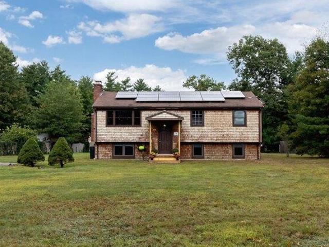 House for sale in Wenham, Carver