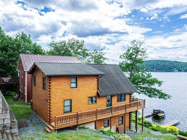 House for sale in Castleton, Vermont