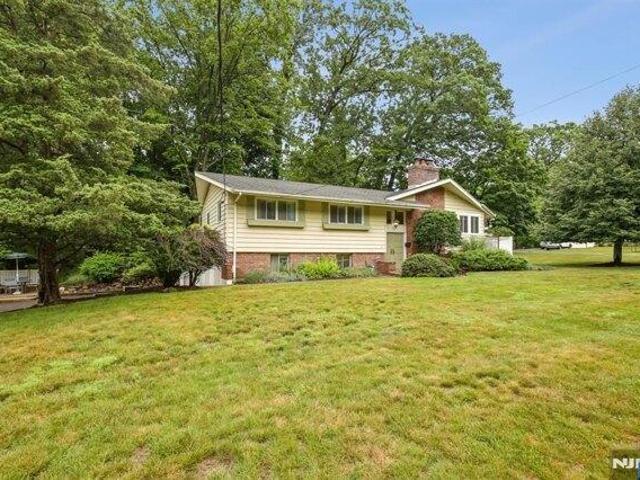 House for sale in Cedar Grove, New Jersey
