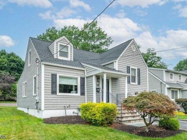 House for sale in Cedar Grove, New Jersey