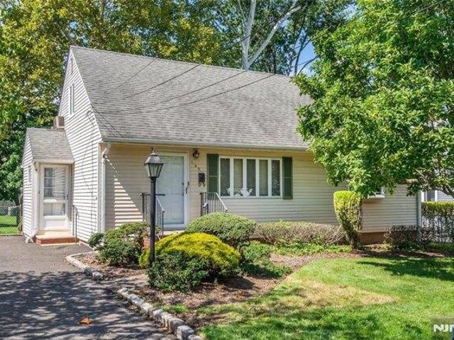 House for sale in Cedar Grove, New Jersey