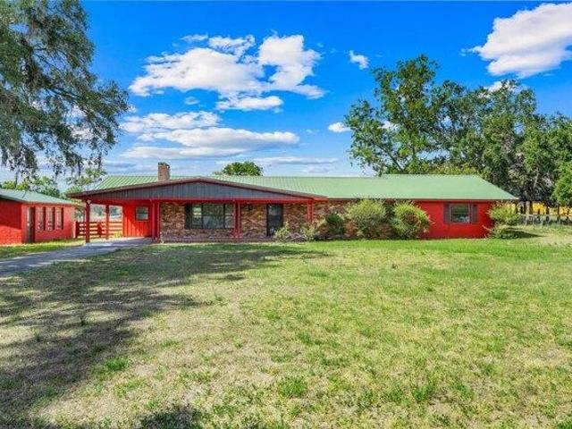 House for sale in Center Hill