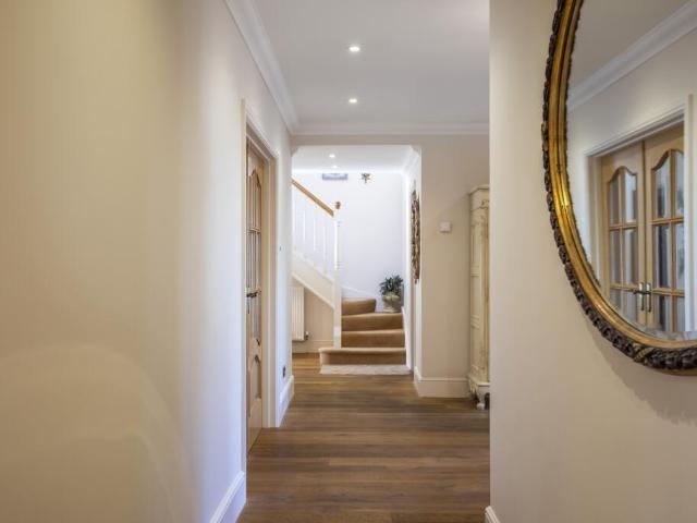 Cottage for rent in Penn Hill, Poole