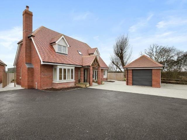 House for sale in Dale Hill, Essex