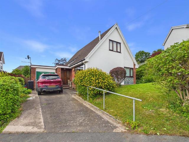 House for sale in Welshpool, Wales