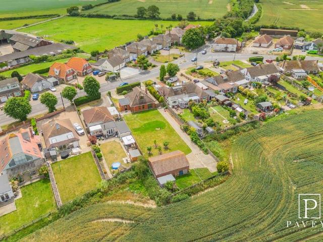 House for sale in Frinton and Walton, Dale Hill