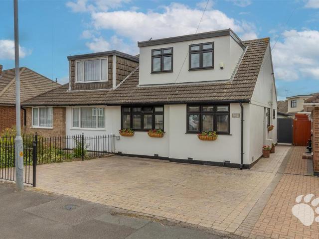 House for sale in Shotgate, Essex