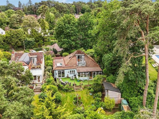 House for sale in Lower Bourne, Fole