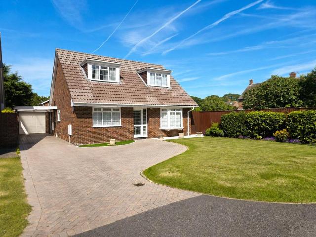 House for sale in Highcliffe