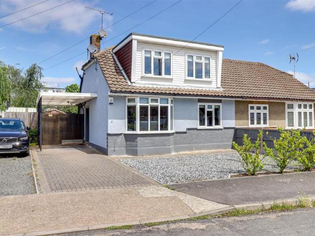 House for sale in Thundersley, Essex