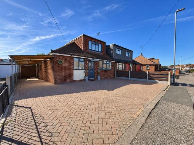 House for sale in Lewsey Farm