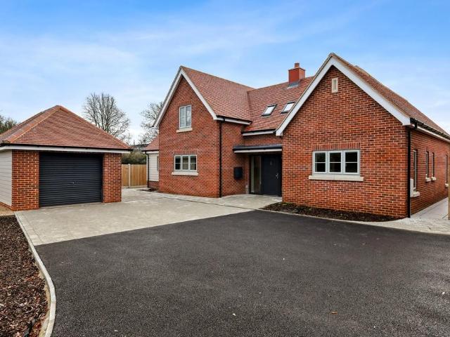 House for sale in Dale Hill, Essex