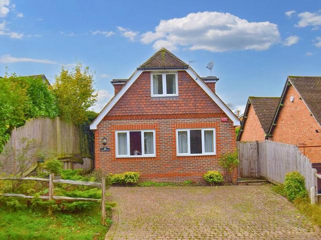 House for sale in The Butts, Kent