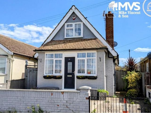 House for sale in Dale Hill, Essex