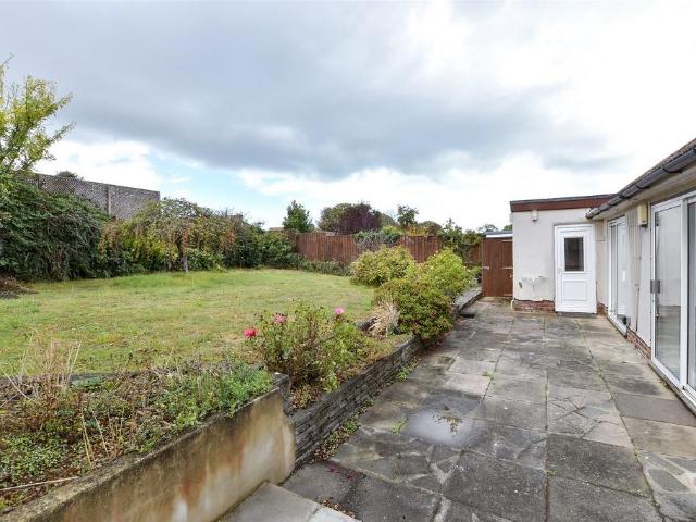House for sale in Upton, Acol
