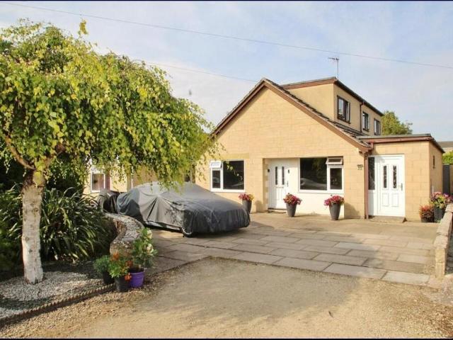 House for sale in Black Bourton, Oxfordshire