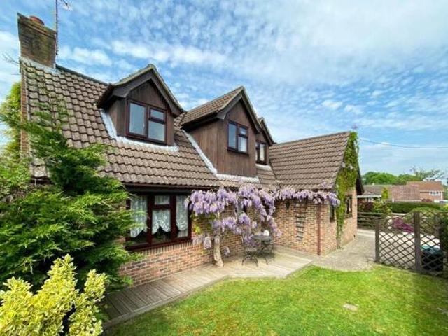 House for sale in Barton Stacey, Hampshire