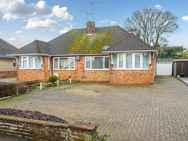 Cottage for sale in Toddington, Bedfordshire
