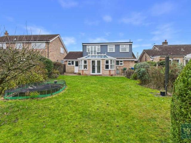 Cottage for sale in Chelmondiston, Suffolk