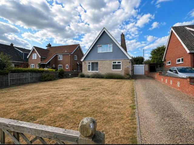 Cottage for sale in Burgh St Peter, Norfolk