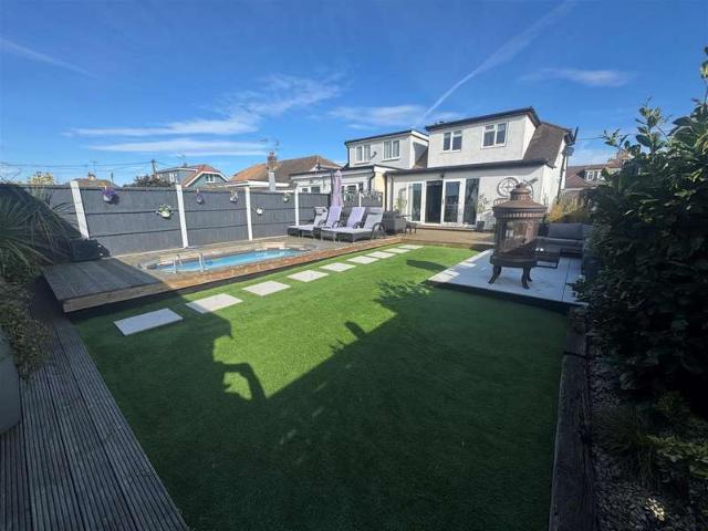 Cottage for sale in Barling, Essex