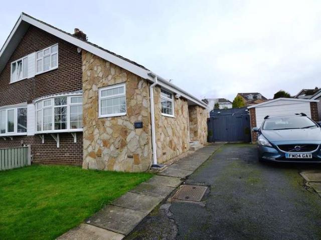Cottage for sale in Baildon, West Yorkshire