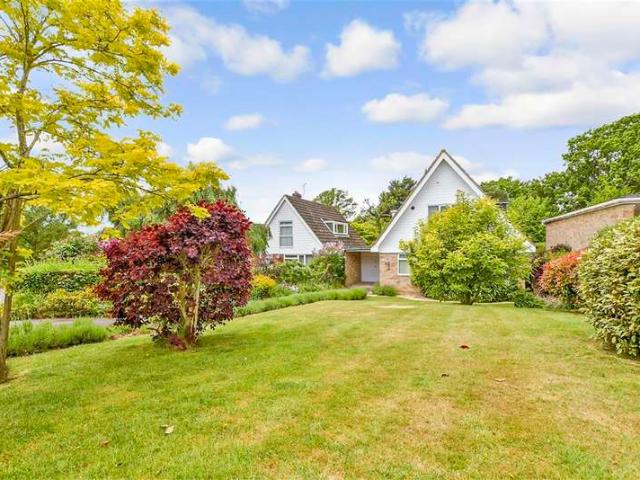 Cottage for sale in Bridgefield, Kent