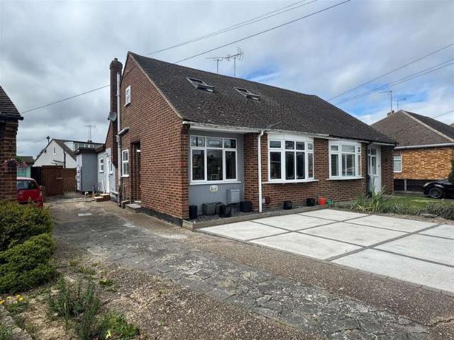 Cottage for sale in Hawkwell, Barling